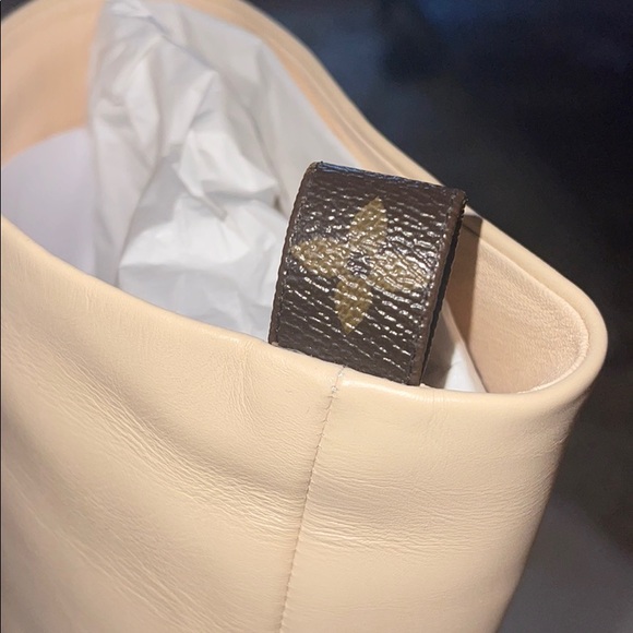 Louis Vuitton boots - Picture 4 of 7